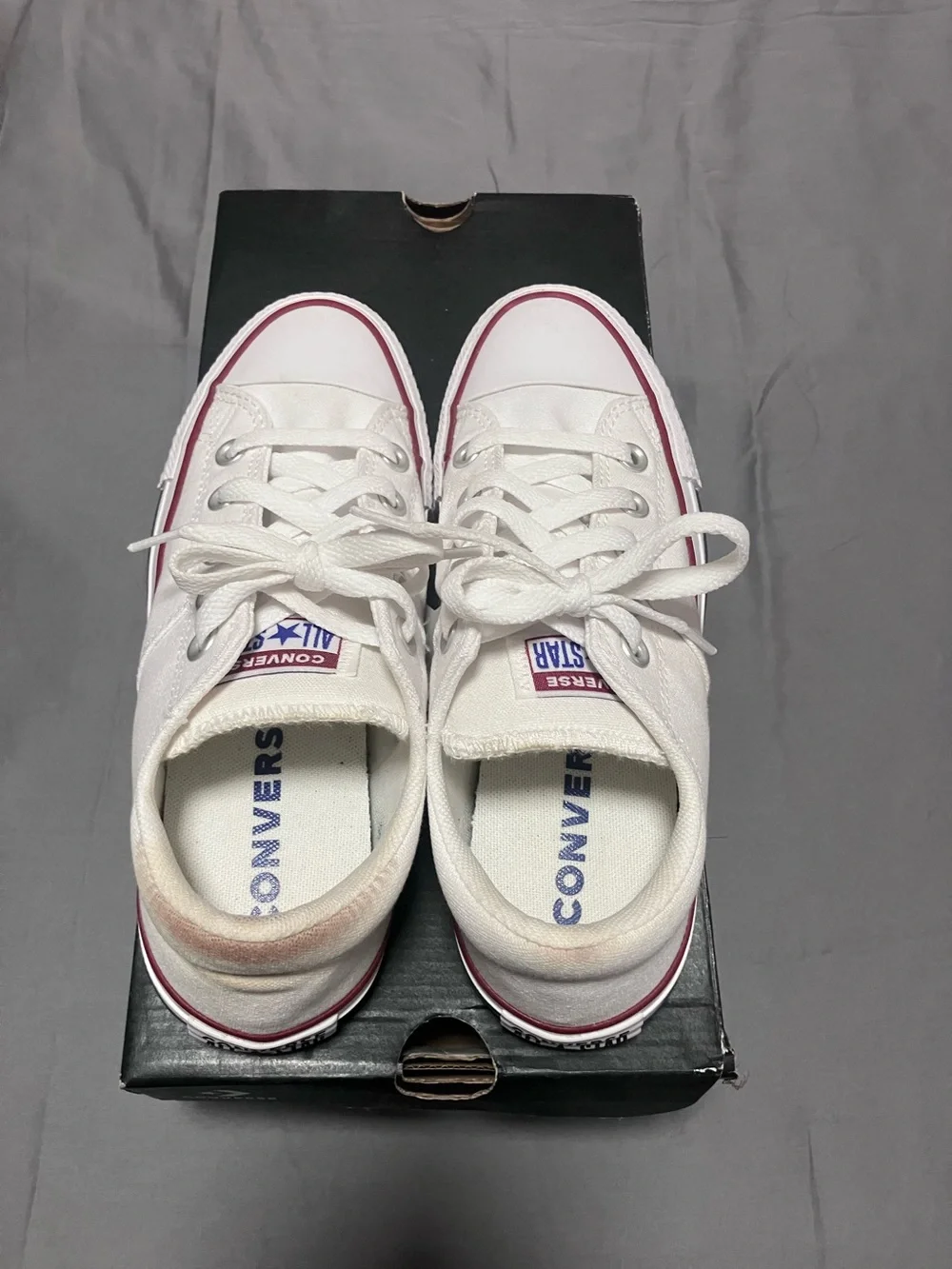 Women Converse All Star Sneakers - size 6, White Canvas Low-Top
